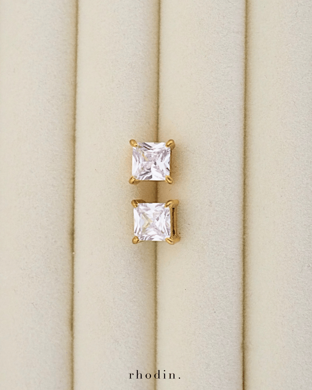 RC Solitaire Square Shape Earrings - Gold Back