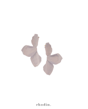 RC White Petal Dream Earrings